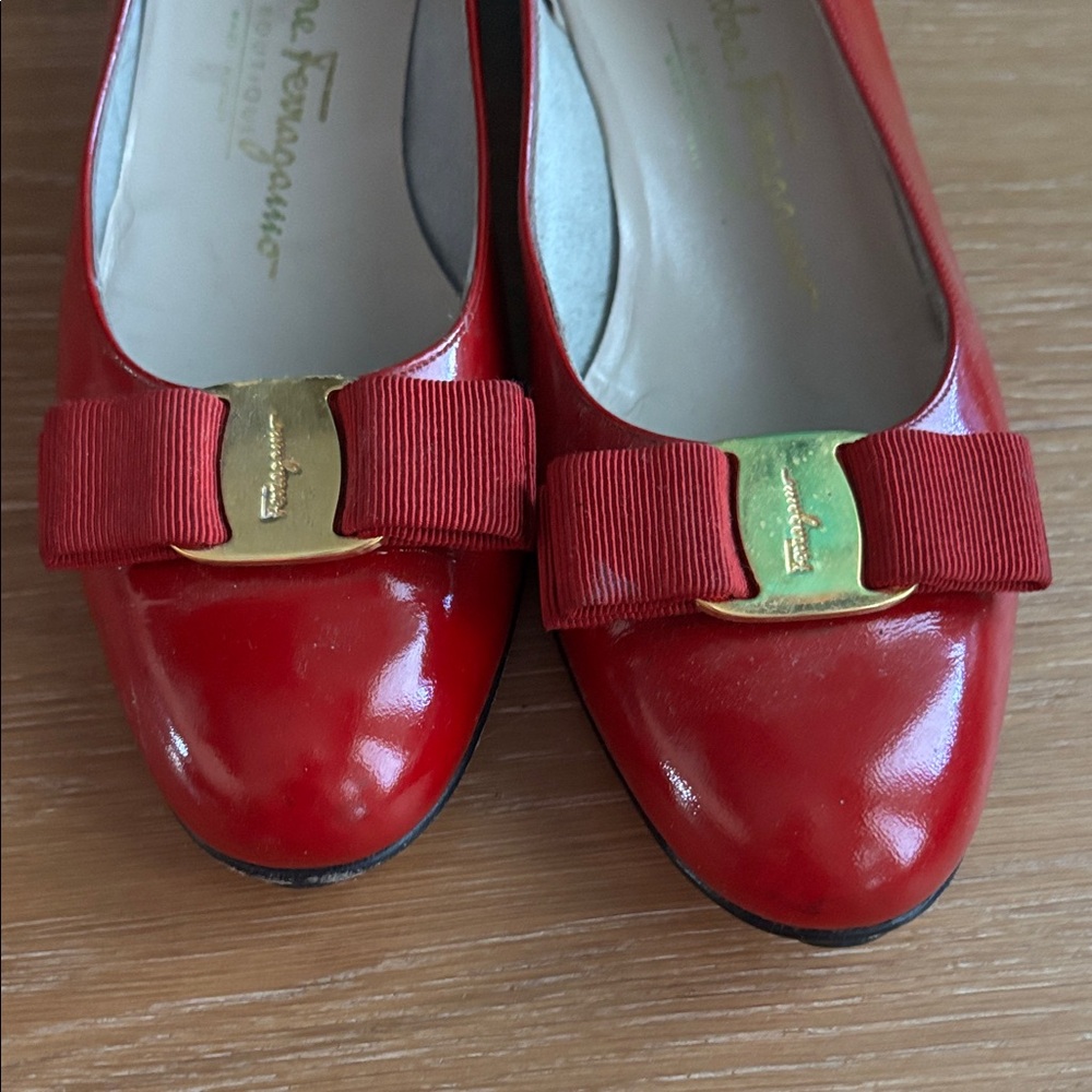 Salvatore Ferragamo Red Heels with Gold Accent - Picture 2 of 8